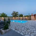 Basil Zadarvillas *