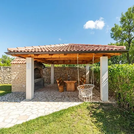 Basil Zadarvillas * Benkovac