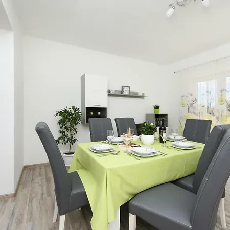 Basil Zadarvillas * Benkovac