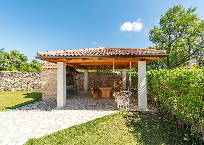 Basil Zadarvillas * Benkovac