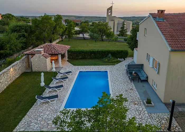 Basil Zadarvillas * Benkovac