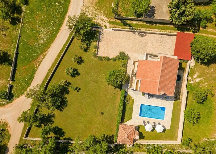 Basil Zadarvillas * Benkovac