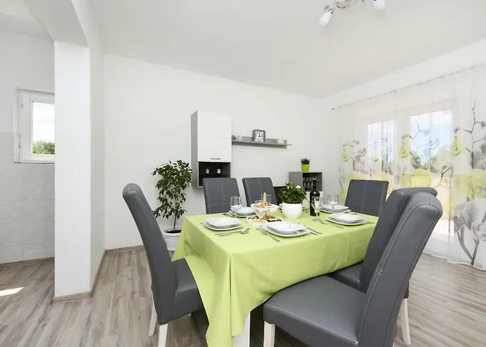 Basil Zadarvillas * Benkovac